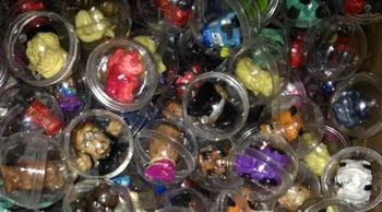 200pcs Dobre Kakovosti 28mm Kitajsko Različico Squinkies Kapsula kroglice z mehko gumo, risanka slika avtomobila Mini Kapsula Igrače Za Otroke