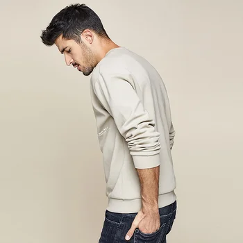 Kuegou blagovne Znamke zimske moške okrogle ovratnik majica v Evropi in pogodbenih pisma natisnjena pulover s kapuco za prosti čas majica XW-0223
