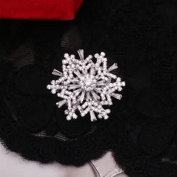 1pc Vrtljiv Snežinka Broške Luksuzni CZ Broške za Ženski Plašč Broške Pin za Panquet 3 Barve