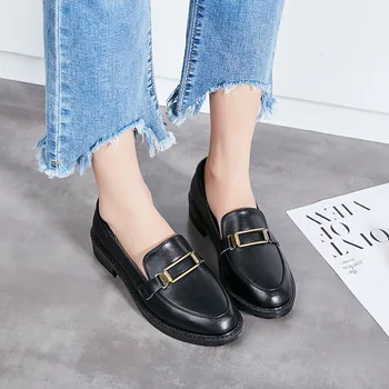 Evropski in Ameriški modnih ženskih čevljev, ki retro loaferflate majhen usnjeni čevlji svetlobe-ustjem eno čevlji